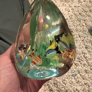 Aquarium Sea Life Pyramid Colorful Glass Paperweight with Fish Design